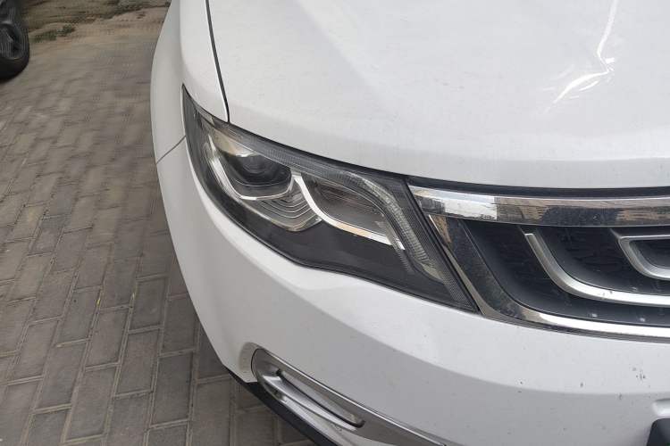 Used Geely Auto Emgrand X7 Sport 2016 1.8TD Automatic ZhiZun Version Right Front Headlight