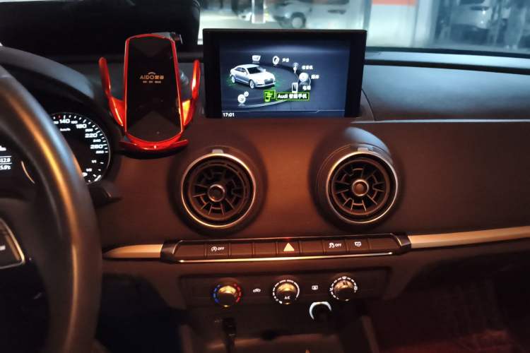 Used Audi A3 2019 Limousine 35 TFSI Ambition China VI Audio And AC Panel