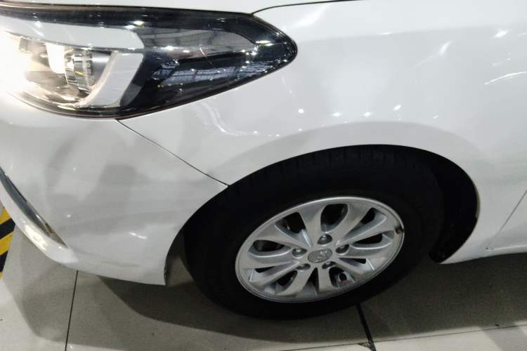 Used Kia K3 2016 1.6L Manual GL Left Front Wheel Hub