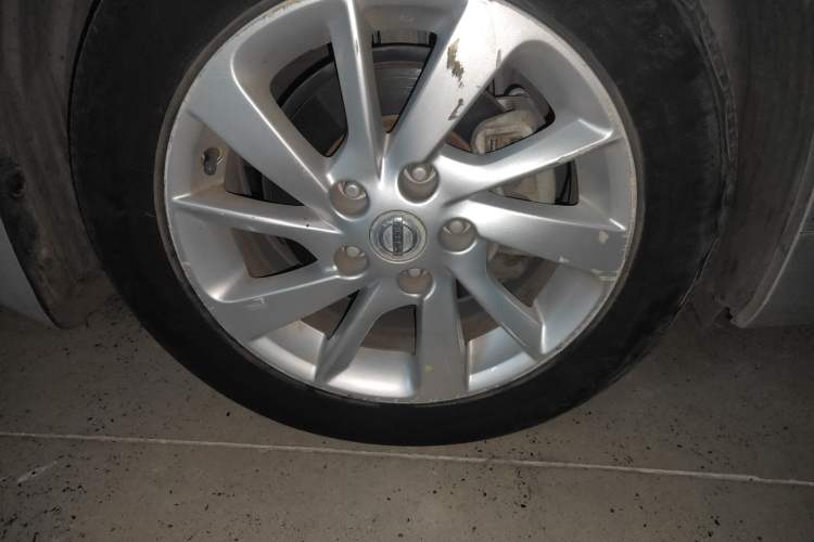 Used Nissan Sylphy 2012 1.6 XL CVT Luxury Edition Right Front Wheel Hub