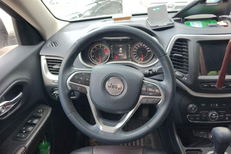 Used Jeep Cherokee 2016 2.4L Leading Edition