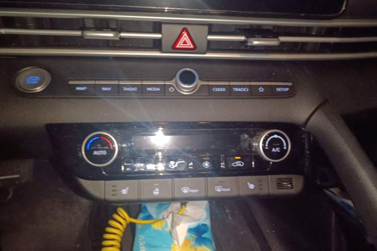 Used Hyundai Elantra 2023 1.5L CVT LUX Prestige Edition