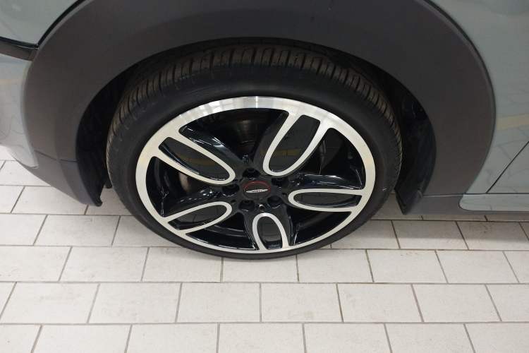 Used MINI 2018 2.0T COOPER S Racing Driver Left Front Wheel Hub