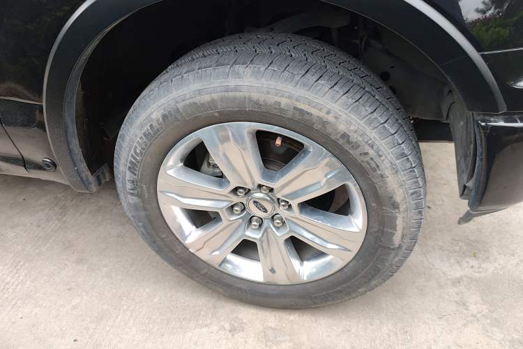 Used Ford F-150 Raptor 2019 3.5T LTD Right Front Wheel Hub