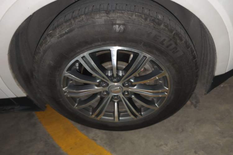 Used Cadillac XT5 2017 Anniversary Edition 28T Four-Wheel Drive Tech Model
