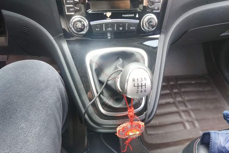 Used Haval H6 2015 Upgraded Model 1.5T Manual Two-Wheel Drive Elite Version