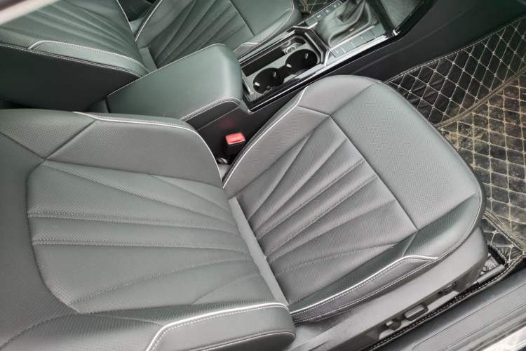 Used Volkswagen Passat 2024 280TSI Elite Edition Right Front Seat