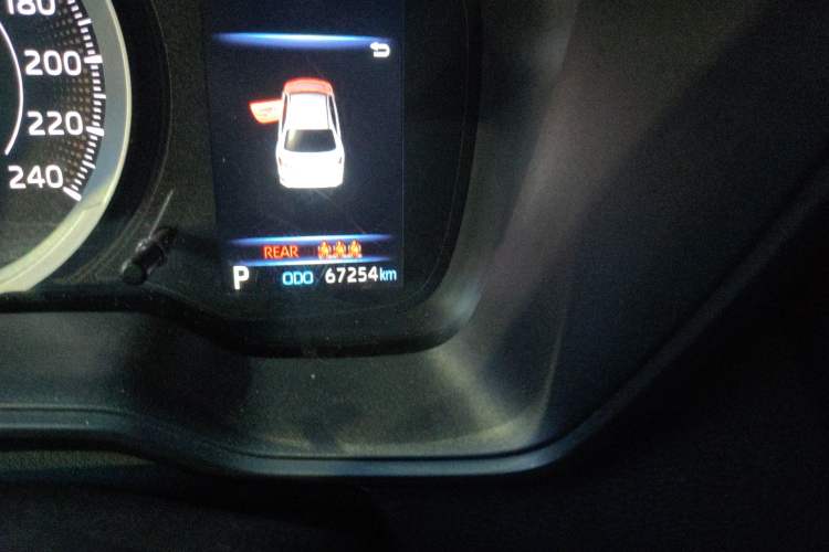 Used Toyota Corolla 2021 1.2T S-CVT Luxury Edition Odometer Close Up