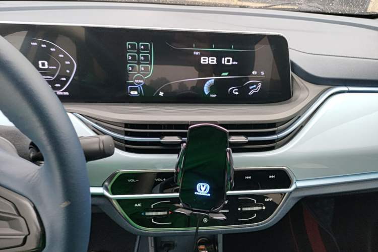 Used CHANGAN Benni E-Star 2022 Qingxin Edition Colorful Model Lithium Iron Phosphate
