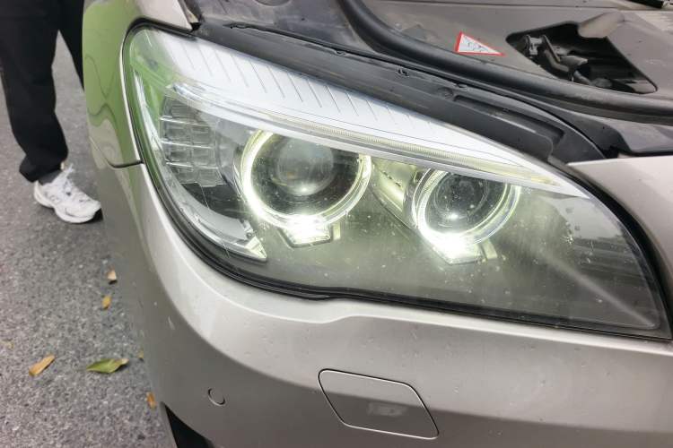 Used BMW 7 Series 2014 730Li Premium Edition Right Front Headlight