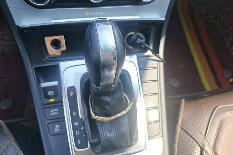 Used Volkswagen Magotan 2016 1.8TSI Smart Comfort Model Gear Lever