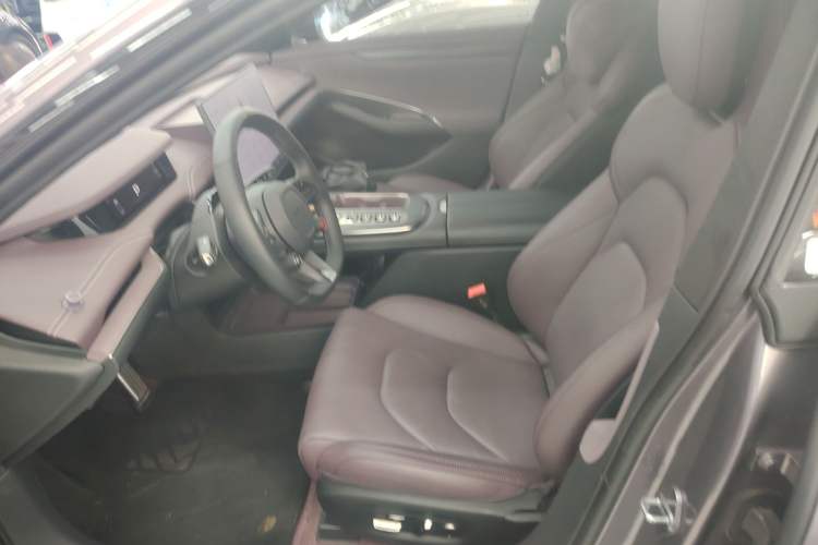 Used Xiaomi Auto SU7 2024 Four-Wheel Drive Ultra-Long Range Advanced Intelligent Driving Max Edition
