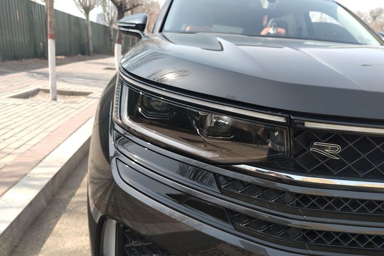 Used Volkswagen Tavendor 2024 380TSI All-Wheel-Drive R-Line Cruise Premium Edition Right Front Headlight