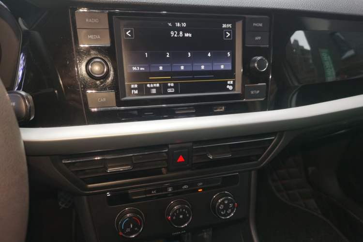 Used Volkswagen Lavida 2019 1.5L Automatic Comfort Edition China VI Standard Audio And AC Panel