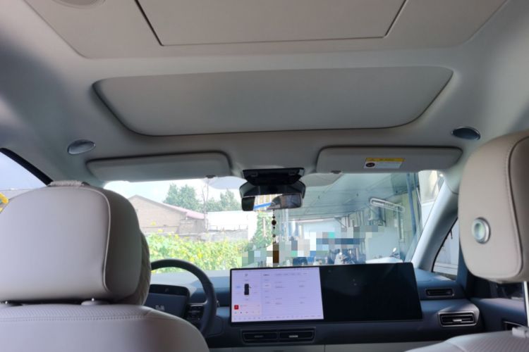 Used Li Auto MEGA 2024 Ultra Model
