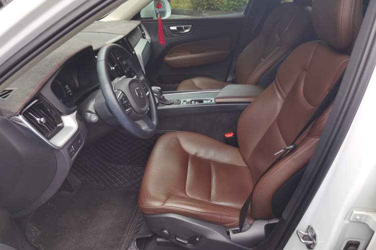 Used Volvo XC60 2020 T5 4x4 Zhiyi Luxury Edition