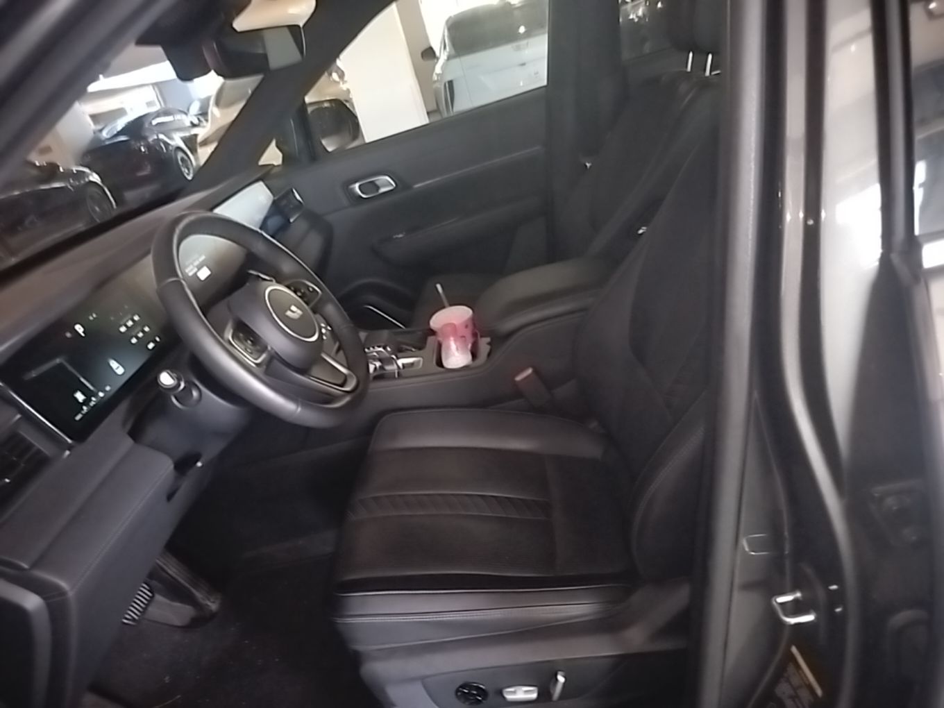 Vordere Reihe im Auto