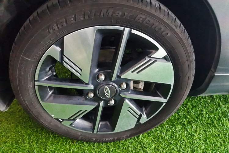 Used Chery New Energy Boundless Pro 2022 301km "Divine Beast" Version with Lithium Iron Phosphate Right Rear Wheel Hub