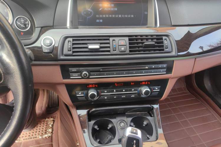 Used BMW 5 Series 2014 525Li Leading Model
