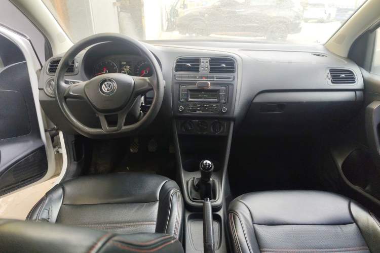 Used Volkswagen Polo 2016 1.4L Manual Fashion Model
