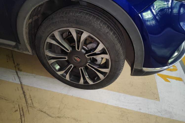 Used Hongqi HS5 2019 2.0T Smart Connect Flagship All-Wheel-Drive Version Right Front Wheel Hub