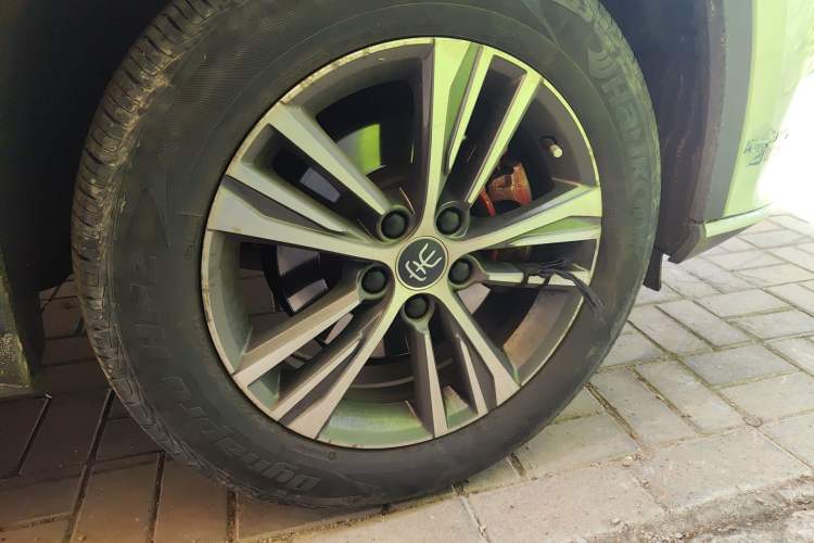 Used BYD Song Pro 2019 1.5T Automatic Elite Edition Right Front Wheel Hub