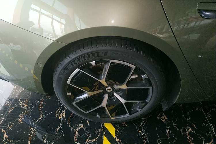 Used Xiaomi Auto SU7 2024 Rear-Drive Long-Range Intelligent Driving Version
