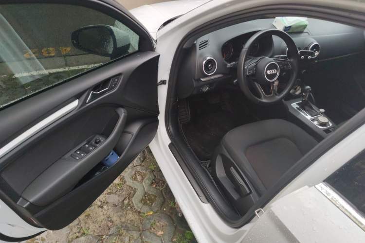 Used Audi A3 2020 Limousine 35 TFSI Ambition China VI Driver Seat