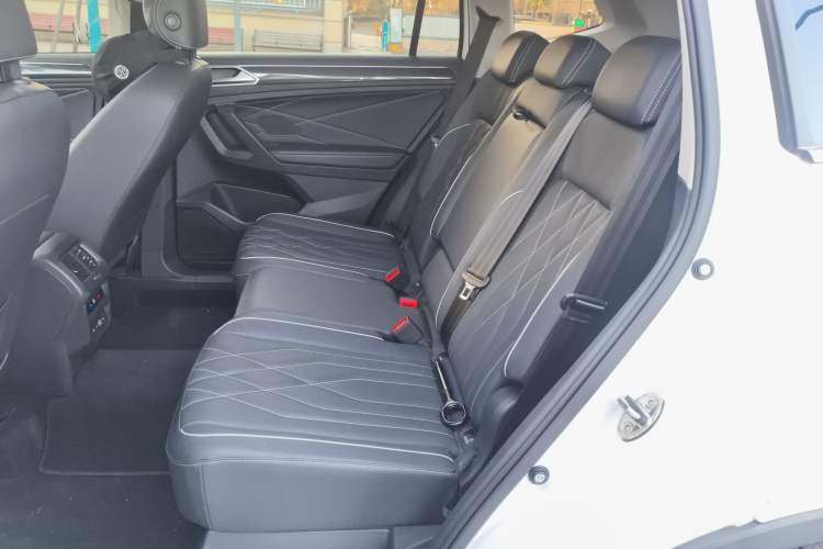 Used Volkswagen Tiguan L 2023 300TSI Automatic Two-Wheel Drive Smart Edition
