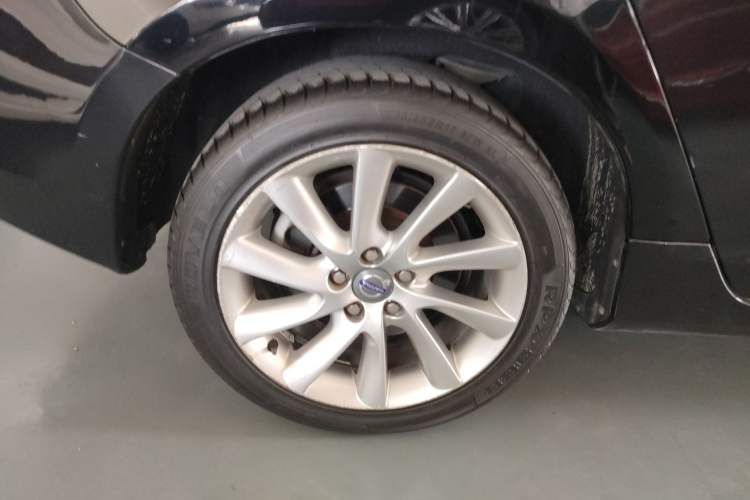 Used Volvo S60 2014 S60L 2.0T Zhiyuan Edition
