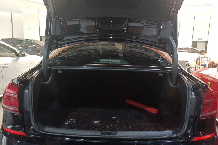 Used Volkswagen Passat 2017 330TSI DSG Luxury Edition Trunk