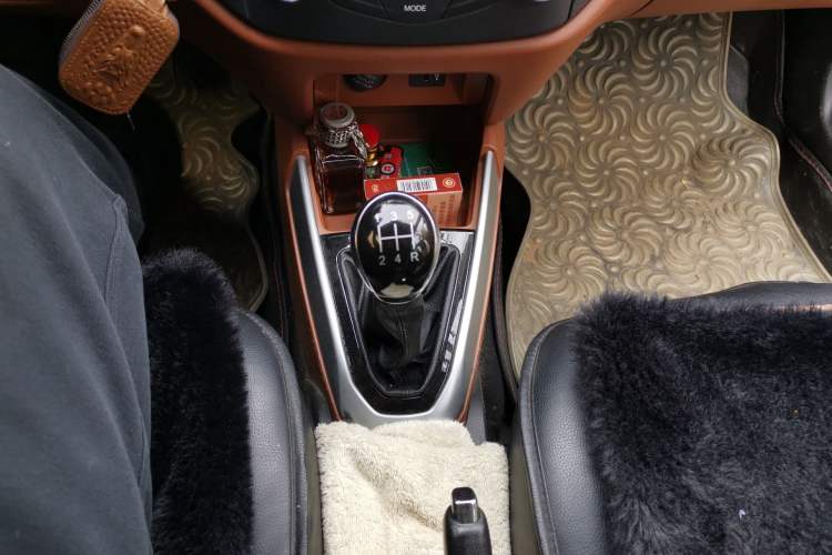 Used Geely Auto Diamond 2016 1.5L Manual Elite Version China IV Standard
