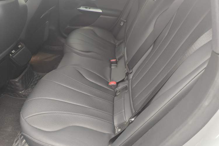 Used Mercedes-Benz EQE 2022 350 Luxury Edition Left Rear Seat