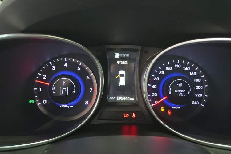 Used Hyundai Santa Fe 2013 2.4L Automatic Two-Wheel Drive Smart Version