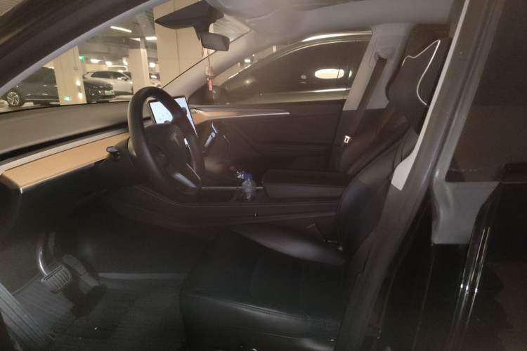 Used Tesla Model Y 2022 Rear-Wheel-Drive Version
