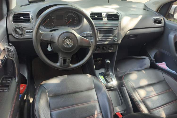 Used Volkswagen Polo 2011 1.4L Automatic ZhiShang Version