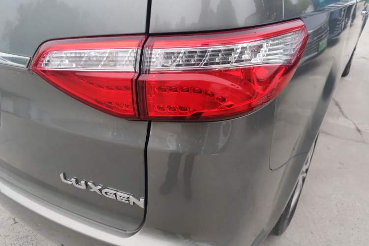 Used Luxgen Great 7 MPV 2016 2.2T Smart Enjoyment Version Right Rear Taillight