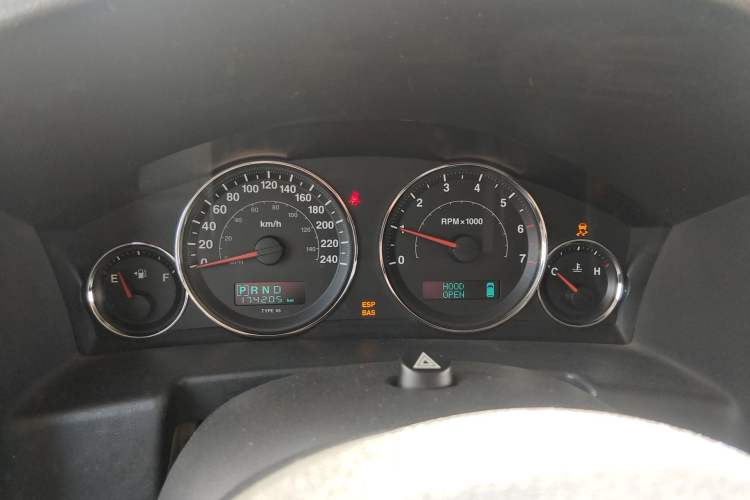 Used Jeep Commander Classic 2007 5.7