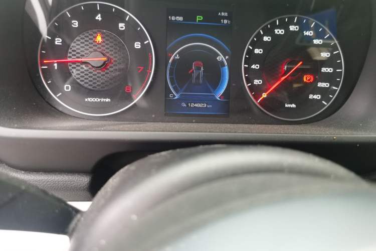 Used BYD Tang 2018 2.0T Automatic SmartConnect Prestige 7-Seater China V Standard Odometer Close Up