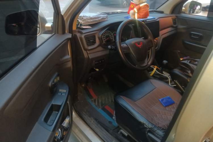 Used Wuling Hongguang V 2022 1.5L Enjoy Edition Electric-Powered LAR
