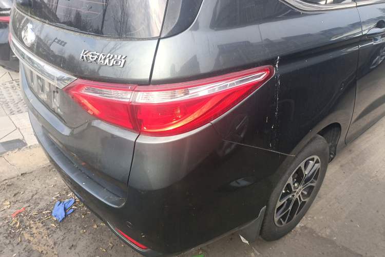 Used CHANGAN KAICHENG Oushang A600 2016 1.5L Manual Luxury 7-Seater Exterior 3