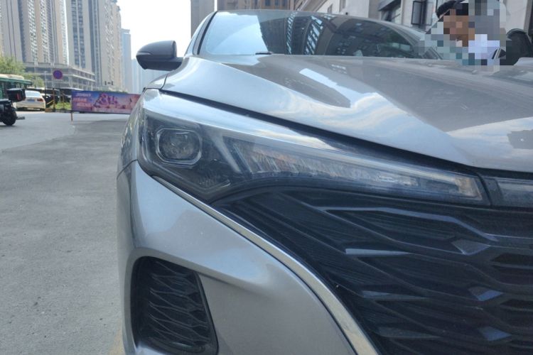 Used CHANGAN Eado 2021 PLUS Blue Whale NE 1.4T GDI DCT Flagship Model Right Front Headlight