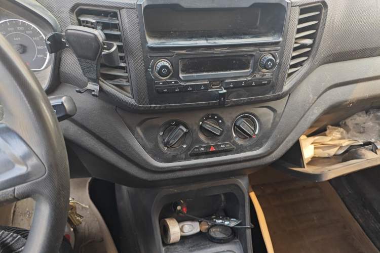 Used Wuling Hongguang V 2019 1.5L Jingqu Version China VI LAR