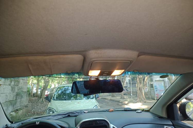 Used JMC Yuhu 3 2018 2.5T Diesel Two-Wheel Drive Advanced Version with Long Wheelbase
