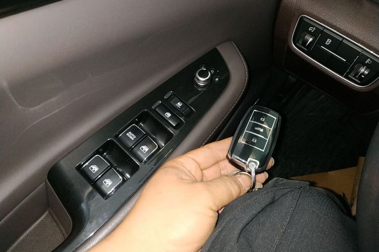 Used CHANGAN Raeton CC 2018 1.5T Automatic Elegant Starry Edition China V Standard