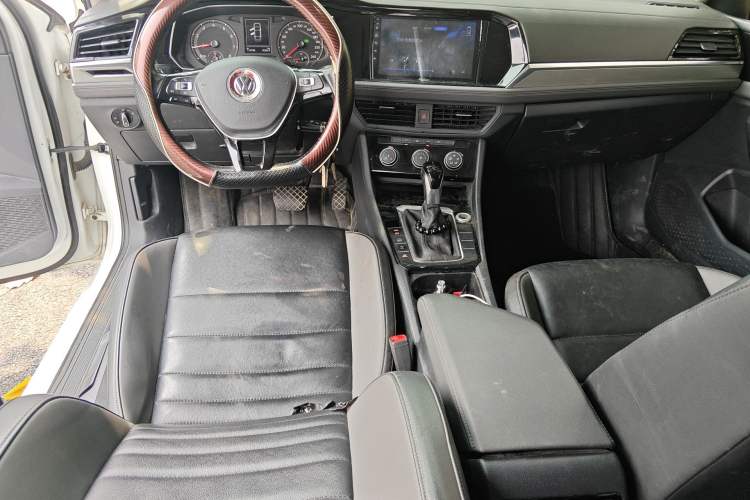 Used Volkswagen Sagitar 2019 280TSI DSG Comfort Version China VI Standard Center Console