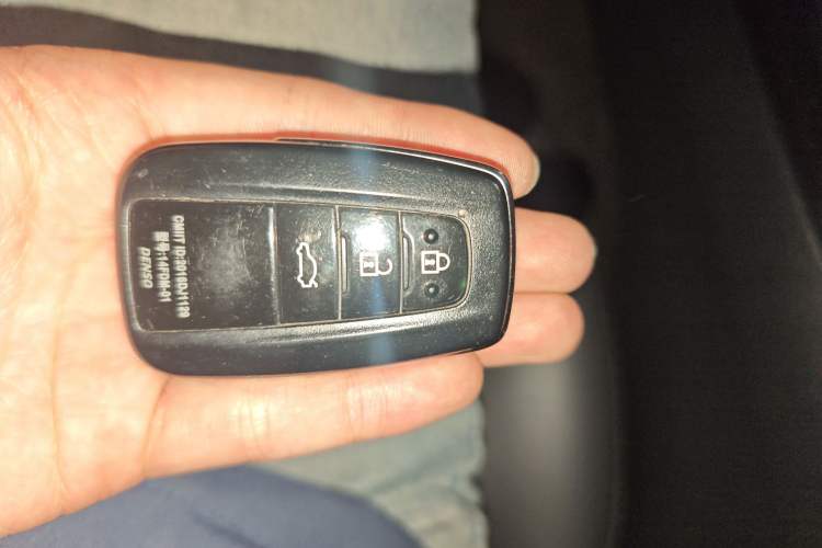 Used Toyota Camry 2021 2.0G Luxury Edition
