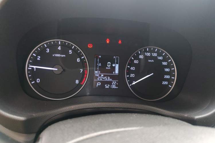 Used Hyundai ix25 2015 1.6L Automatic Two-Wheel-Drive Deluxe DLX Model Instrument Cluster