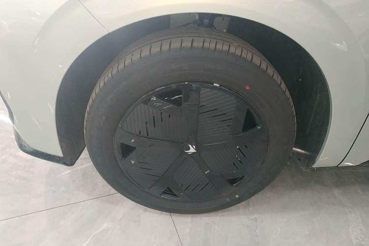 Used ARCFOX T1 2025 Model 425 PRO
