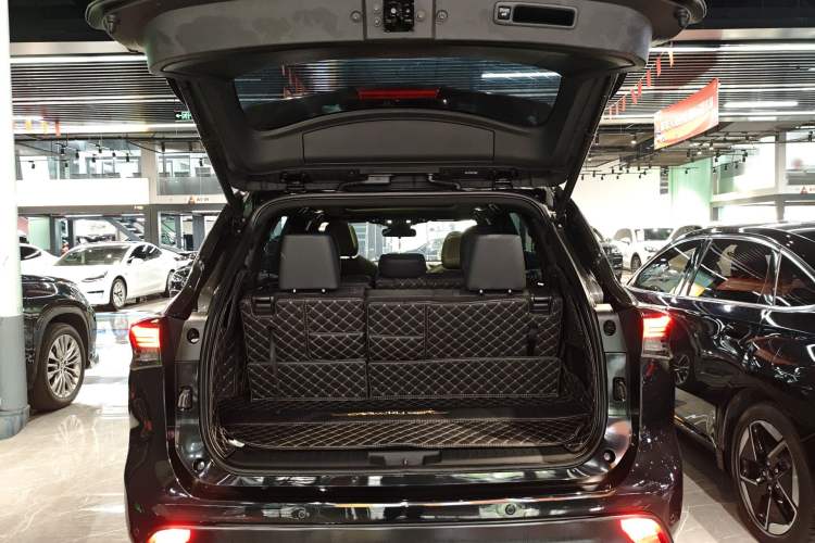 Used Toyota Crown Kluger 2023 2.5L HEV Four-Wheel Drive Luxury Edition Trunk